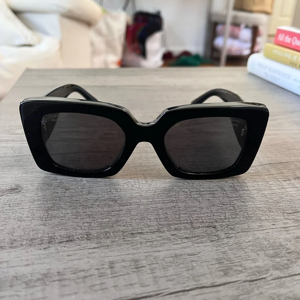 CHANEL Polarized Black Square Sunglasses - Picture 2 of 5